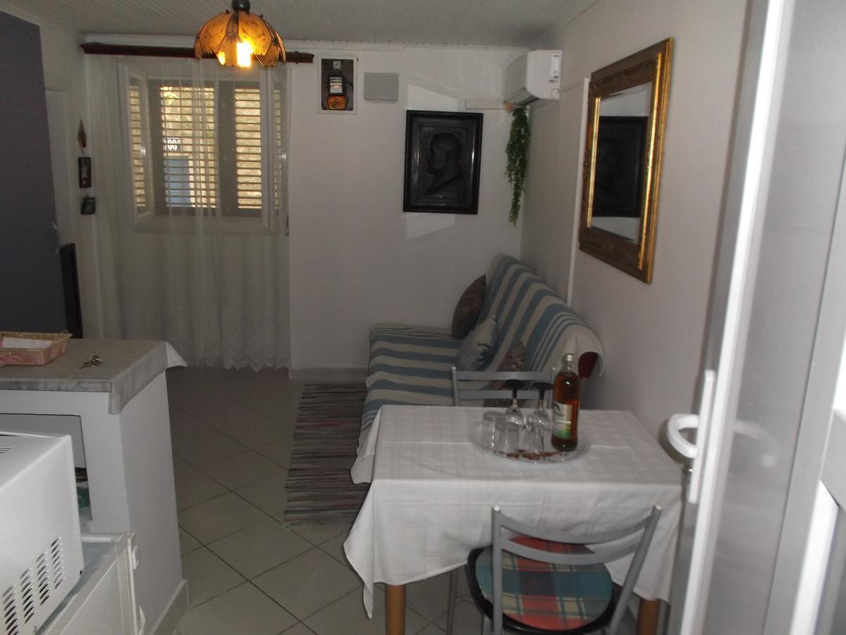 Neda Apartment Murter Eksteriør bilde